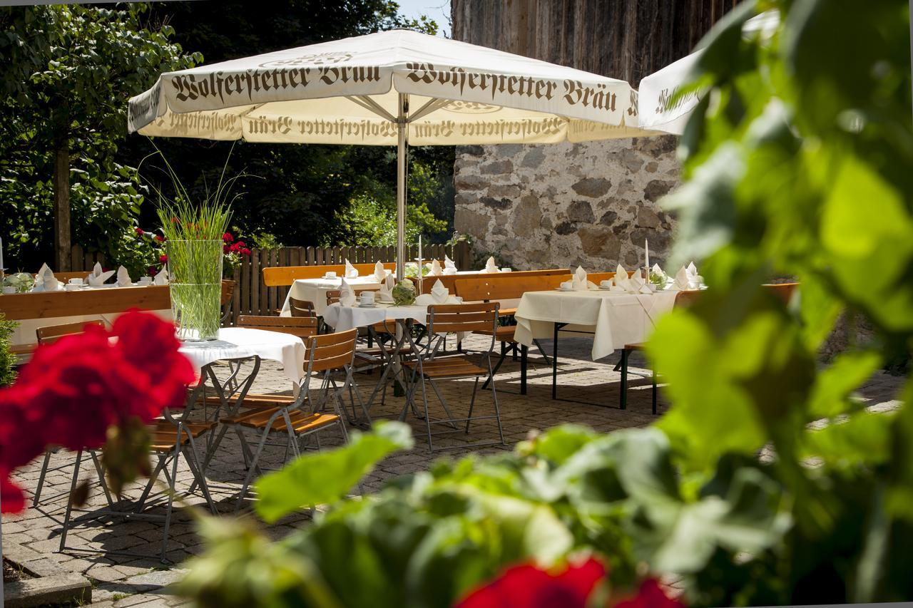 Hotel Wirtshaus Am Schloss Aicha vorm Wald Eksteriør billede